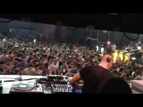 Marco Carola plays "Simone Marmellosi - Starting Over" @ Club La Hebraica (Lima, Perú)