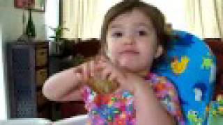 ELLEN SHOWS' FUNNY  BABY ZOE BETH SINGS "DO YOU KNOW THE MUFFIN MAN??? "TOO CUTE!