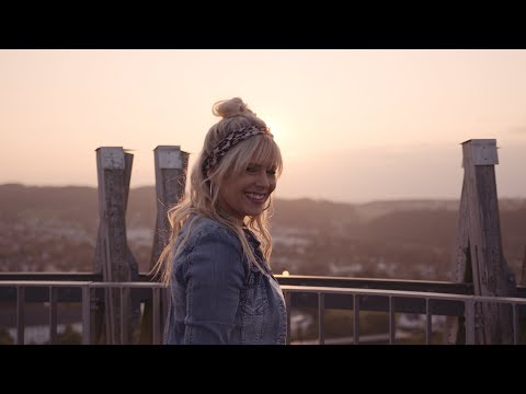 JINI MEYER - C'EST LA VIE (OFFIZIELLES MUSIKVIDEO)