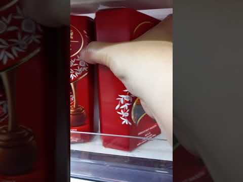 lindor milk chocolate / #lindor #milkchocolate #chocolate #short #smr
