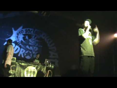 Videomind ( clementino paura tayone ) live in Padova Pt2