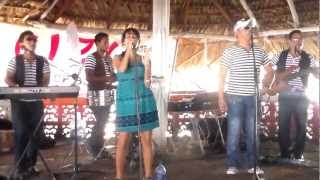 Grupo Macizo de corinto cantando Sindy