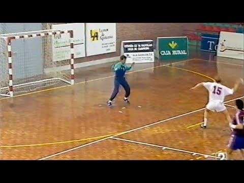 Bebeshko's masterful parabolic shot. ASOBAL League 1992/93. BM Cuenca FC Barcelona. Cuenca.