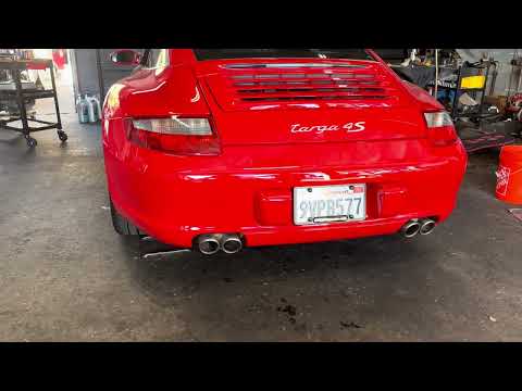 Porsche 911: Einbau eines Bypass-Rohrs für einen lauteren Auspuffsound (Entryly Exotic Motorsports)