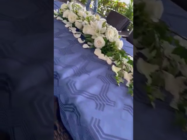 Vídeo relacionado con DHSBGWSX 200 piezas de pétalos simulados, pétalos de rosa, pétalos artificiales, accesorios de fotografía, decoración de ambiente romántico, adecuados para bodas y San Valentín