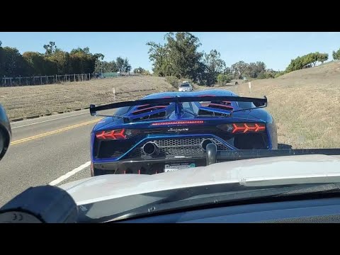 Cop vs SVJ Lamborghini drag race
