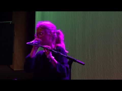 Felicia Atkinson, full set live Utrecht 10-11-2019, Le Guess Who TivoliVredenburg Hertz