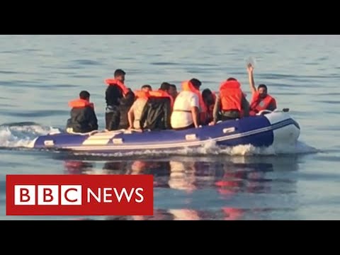 英國政府將移民安置在廢棄的渡船上的計劃被冠以 "不人道 "的稱號 - BBC News (UK government branded “inhumane” over plan to house migrants in disused ferries - BBC News)