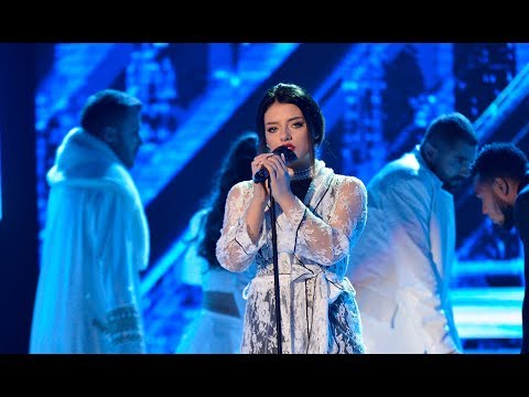 Sia - Bird Set Free. Vezi cum cântă Alina Mocanu, la prima Gală X Factor!