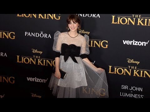 download lagu mp3 mp4 Zooey Deschanel Red Carpet, download lagu Zooey Deschanel Red Carpet gratis, unduh video klip Zooey Deschanel Red Carpet