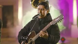 Los Mitotes (En Vivo) Lyrics English Translation