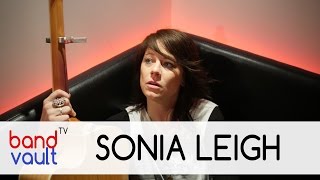 Sonia Leigh - When We Are Alone (@SoniaLeigh)