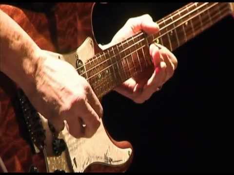 download lagu mp3 mp4 Antonio Vega No Me Ire Maana Edicion 25 Aniversario, download lagu Antonio Vega No Me Ire Maana Edicion 25 Aniversario gratis, unduh video klip Antonio Vega No Me Ire Maana Edicion 25 Aniversario