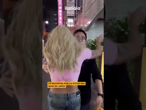 FÃ ENCONTRA PABLLO VITTAR NAS RUAS DO JAPÃO