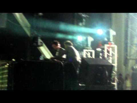 2manydjs - Let The Beat Control Your Body remix (Brodinski Feat. Louisahhh!) (live) @ ULTRA 2012