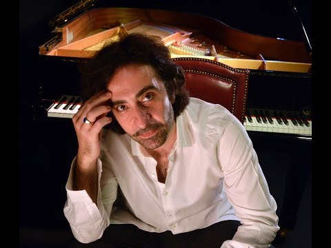 Alessandro Conti performs Glass - Etude No  16