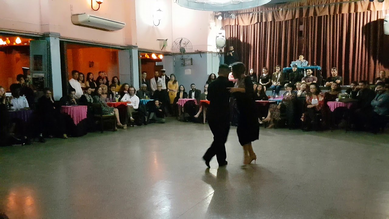 VIRGINIA PANDOLFI y JONATAN AGUERO en Viva La Pepa Milonga. Mujercitas 2019