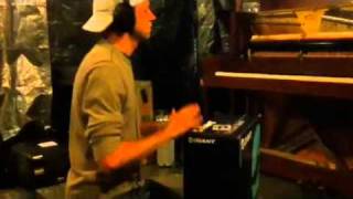 Craig Beat Boxes for &quot;Last Resort&quot;