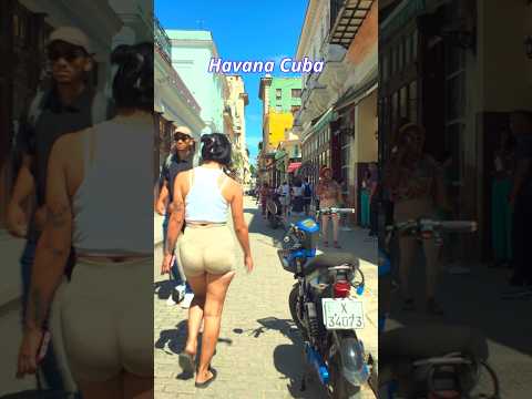 Walking The Streets Of La Habana@TravelwithFabian  #travel #vlog #travelblog