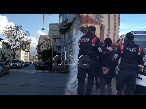 Terrorizoi lagjen me kallashnikov, momenti i arrestimit te autorit ne Elbasan | ABC News Albania