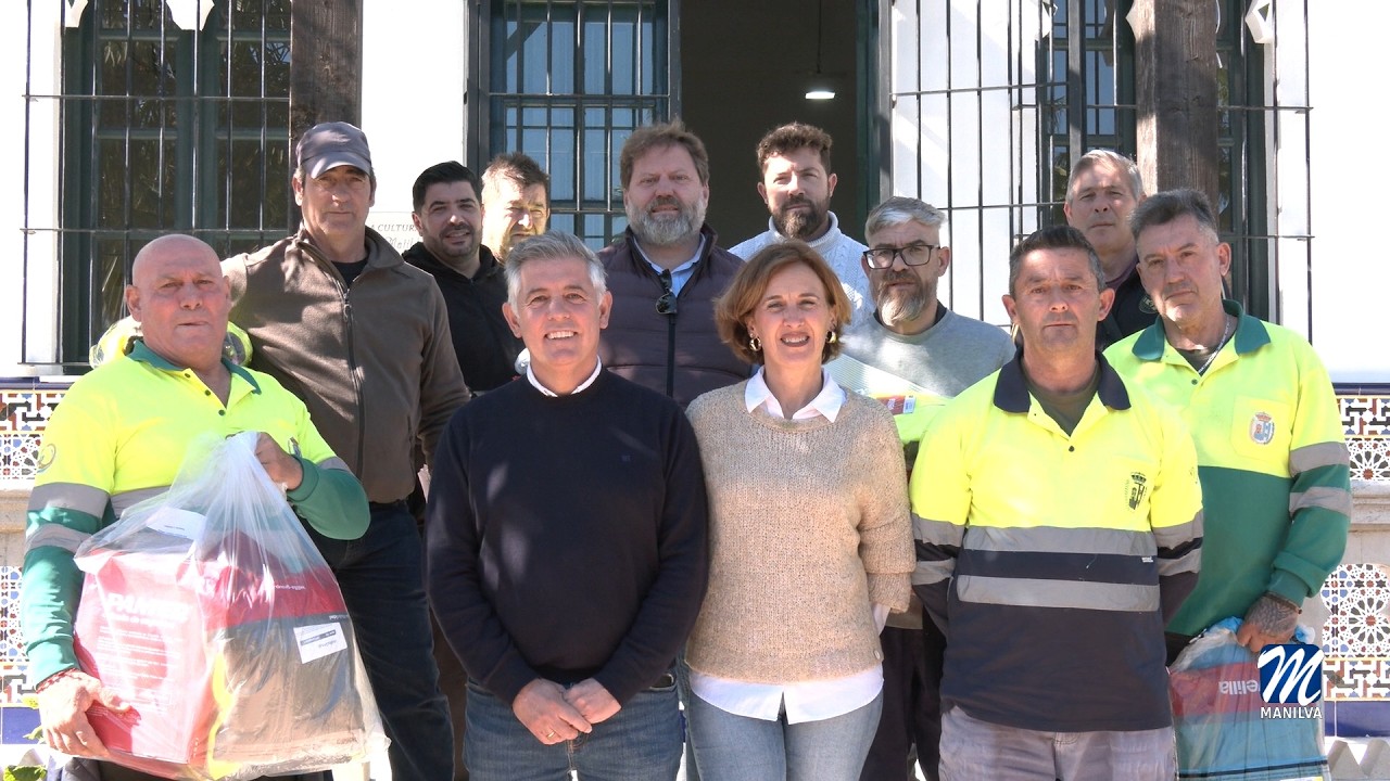 Entrega de uniformes a la plantilla de Parques y Jardines Entrega de uniformes a la plantilla de Parques y Jardines