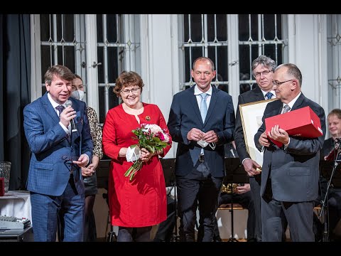 Manželé Eva a Lubor Hankovi vedoucí Souboru Dyleň a Osobnosti Karlovarského kraje