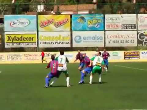 (Archivo) Jugada del partido UD Villa Santa Brígida-SD Tenisca. 3/2/2008.