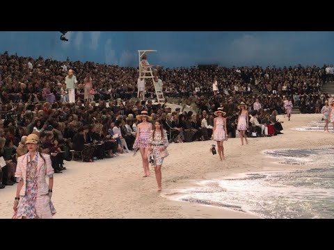 Paris Fashion Week: Lagerfeld takes Chanel to the beach