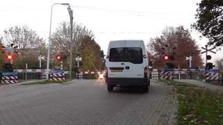 preview picture of video 'Spoorwegovergang Boskoop/ Dutch Railroad-/ Level Crossing/ Bahnübergang/ Passage a Niveau'