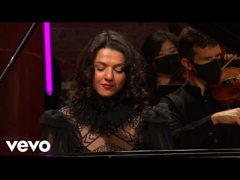 Khatia Buniatishvili - Tchaikovsky: Piano Concerto No. 1, Mov. 1