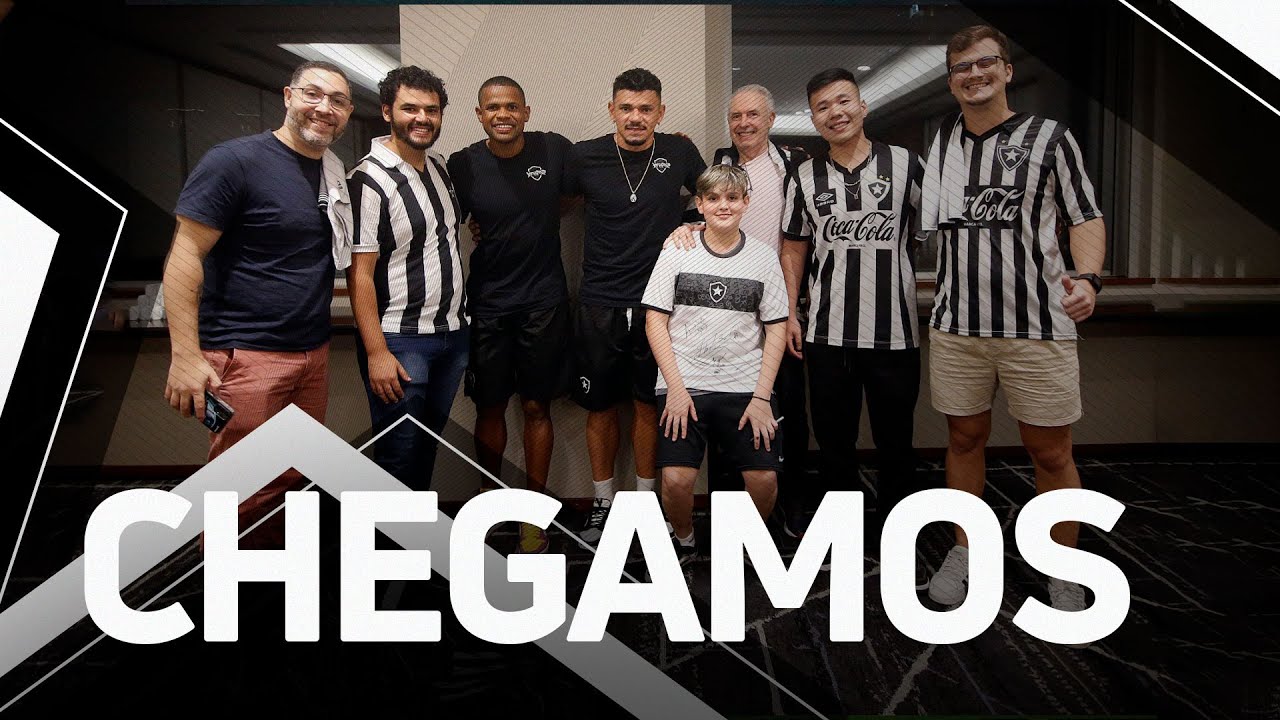 VÍDEO: Botafogo chega a São Paulo para jogo contra o Palmeiras; Tiquinho Soares e Júnior Santos participam de ação com sócios