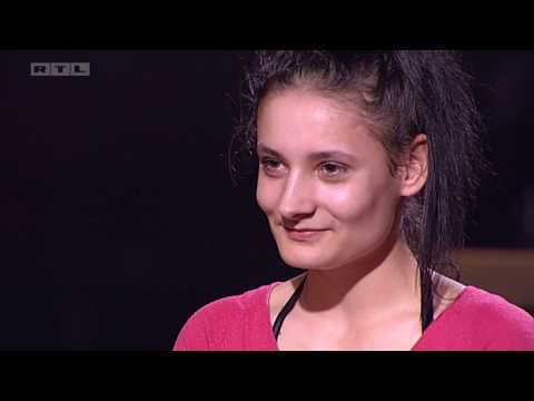 RTL  Zvijezde 2017 -Patricija i Pamela Midic ( Sestre)- Pada tiha noc