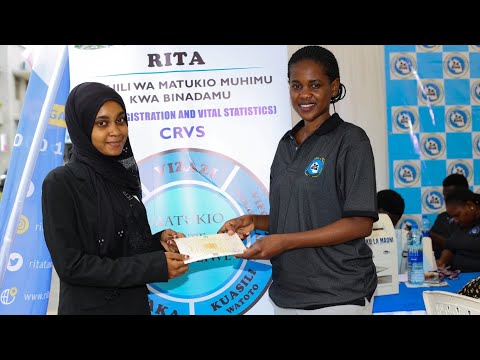 WANANCHI WAFURAHIA HUDUMA YA VYETI VYA KUZALIWA