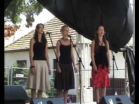 moldvai   Rokolya énekegyüttes   Jelinek Emese, Kubinyi Júlia, Takács Anna