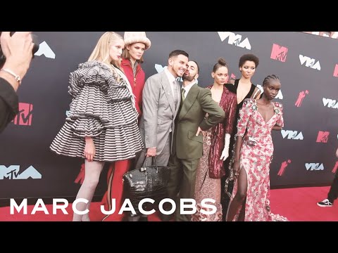 Behind the Scenes of the VMAs Red Carpet with Marc Jacobs