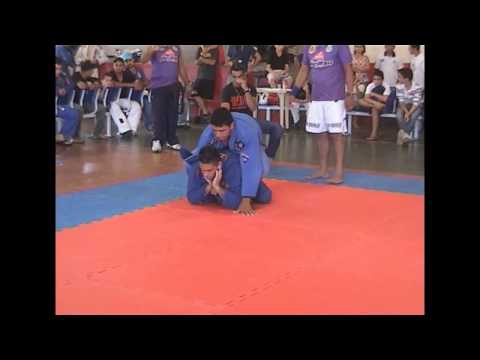 Alexa Aparecido Vs ?. 1°Open Pires do Rio de Jiu-Jitsu 2011