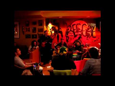 Dr.I-bol - Музыка Регги @ Happy Bob 6-03-2013