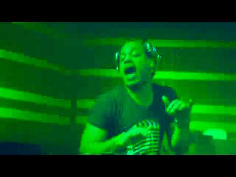 Dennis Ferrer - Hey hey