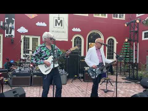Thumbnail for Robyn Hitchcock, David J & Lol Tolhurst - Kundalini Express Live at the Musack Rock & Roll Carnival by Lol Tolhurst