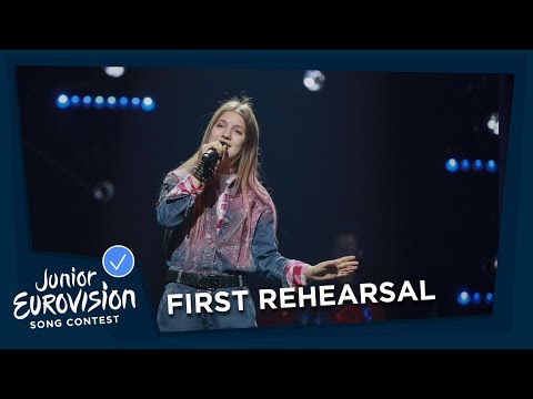 Anna Filipchuk - Unbreakable - First Rehearsal - Russia 🇷🇺 - Junior Eurovision 2018