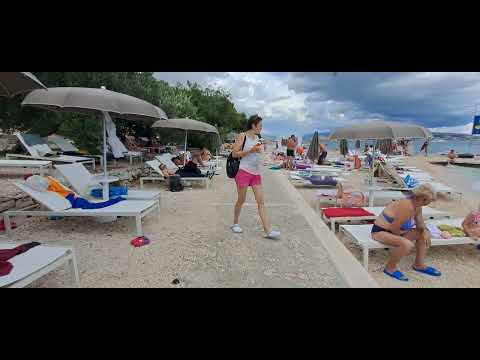 Beach walking near by Trogiк in Croatia Breschenwandern in der Nähe von Trogiк und Split in Kroatien