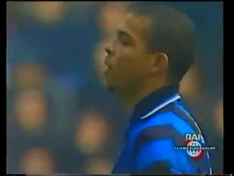 Ronaldo amazing dribbling vs Parma (season 1997-1998)