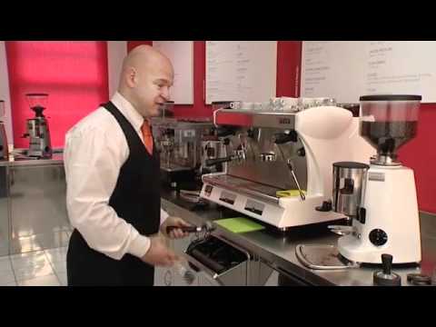 Dosi di caffè, pressione, temperatura dell'acqua: come fare un caffè espresso a regola d'arte