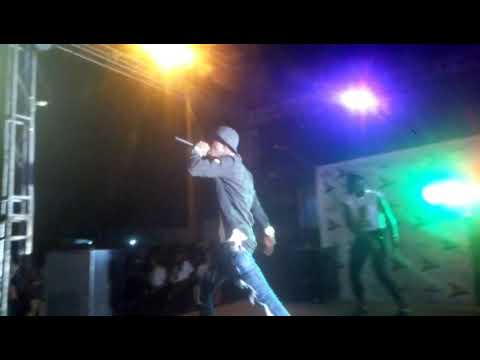 Prestation de FRIBLO En Concert de DR KEB x LIL IBA x MOMS LOUP x TAB CHI x DIABLOXY x MC LEH