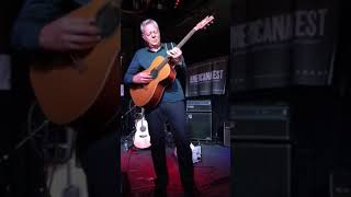 Tommy Emmanuel - blues in E