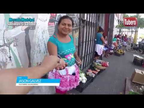 Comprando frutas y viveres con pedro  en el Mercado Municipal de Sonsonate El Salvadror