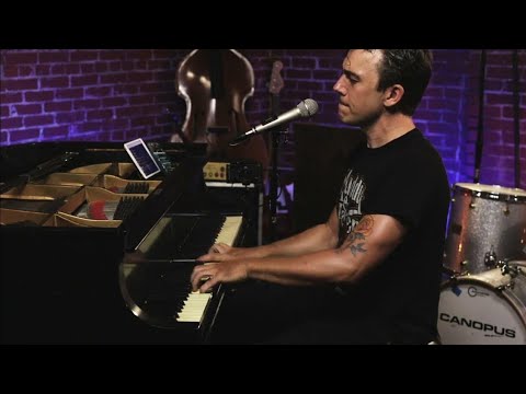 Rock n Rolling Boogie Woogie Piano Solo!