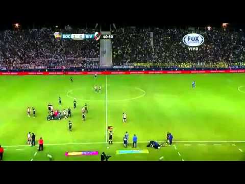 patada de Vangioni a Pavón