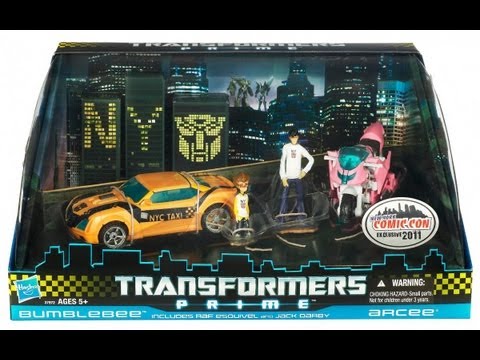 NYCC 2011 Exclusive Bumblebee & Arcee w/ Raf and Jack