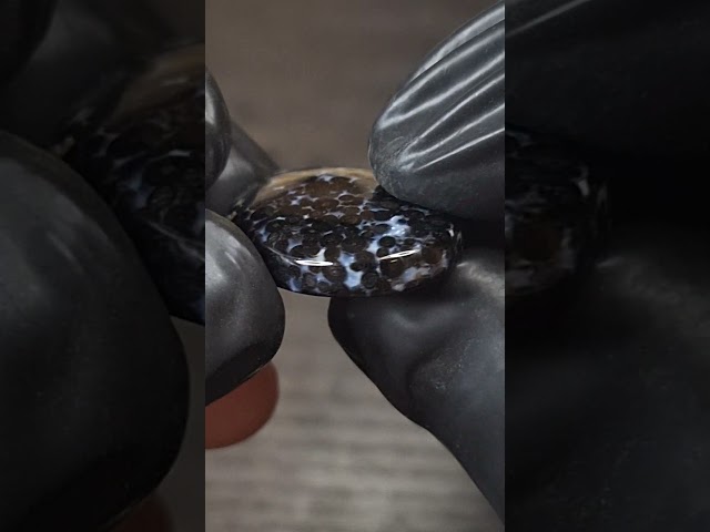 حجر عقيق جلد الحية طبيعي